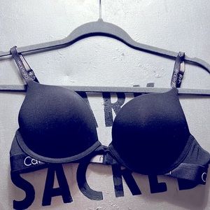 Calvin Klein 34B Black Convertible Bra